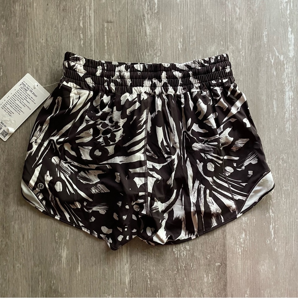 NWT Lululemon Hotty Hot HR Short *Long 4" in Monarch Bloom Bone Espresso/Bone - Picture 3 of 6